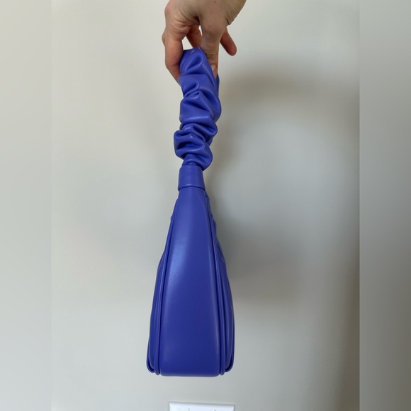 JW PEI GABBI RUCHED HOBO HANDBAG - CORNFLOWER - Picture 4 of 6